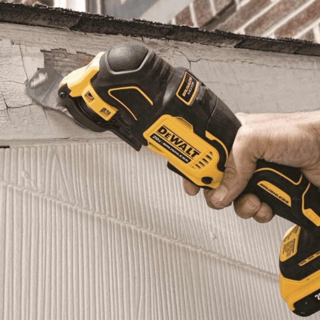 Herramienta Oscilante DEWALT ATOMIC DCS354B 20V – Versatilidad Compacta y Precisión en Cada Corte