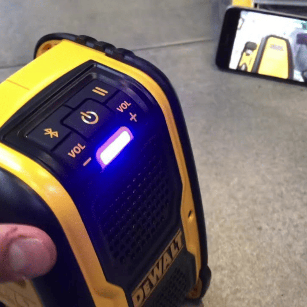 Altavoz Bluetooth 20V DEWALT DCR006 – Música y Potencia para tu Obra o Taller
