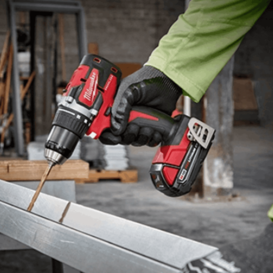 TALADRO ATORNILLADOR MILWAUKEE M18 2801-20 - COD:100693