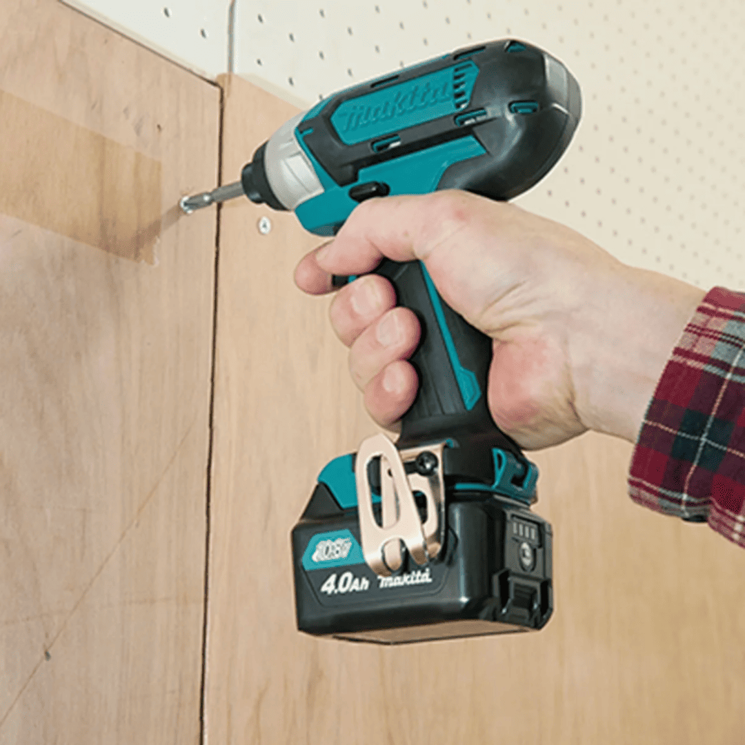 MAKITA 12V COMBO DE TALADRO Y ATORNILLADOR DT03 + CARGADOR