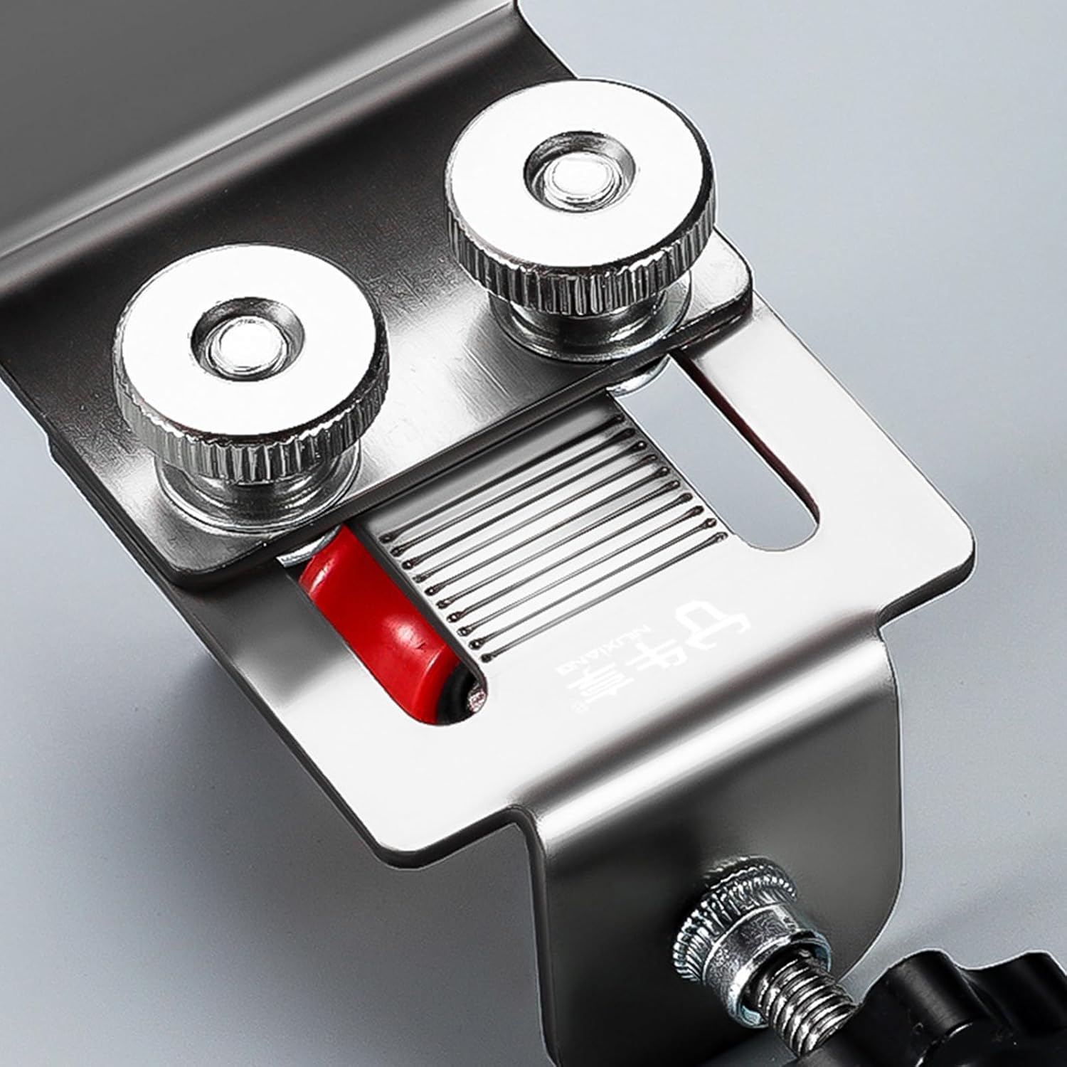 SOPORTE DE ACERO REGULABLE - COD:100513