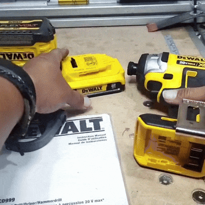 Combo DeWALT Taladro Percutor DCD999 + Atornillador de Impacto DCF887 – Potencia FLEXVOLT y Precisión Compacta