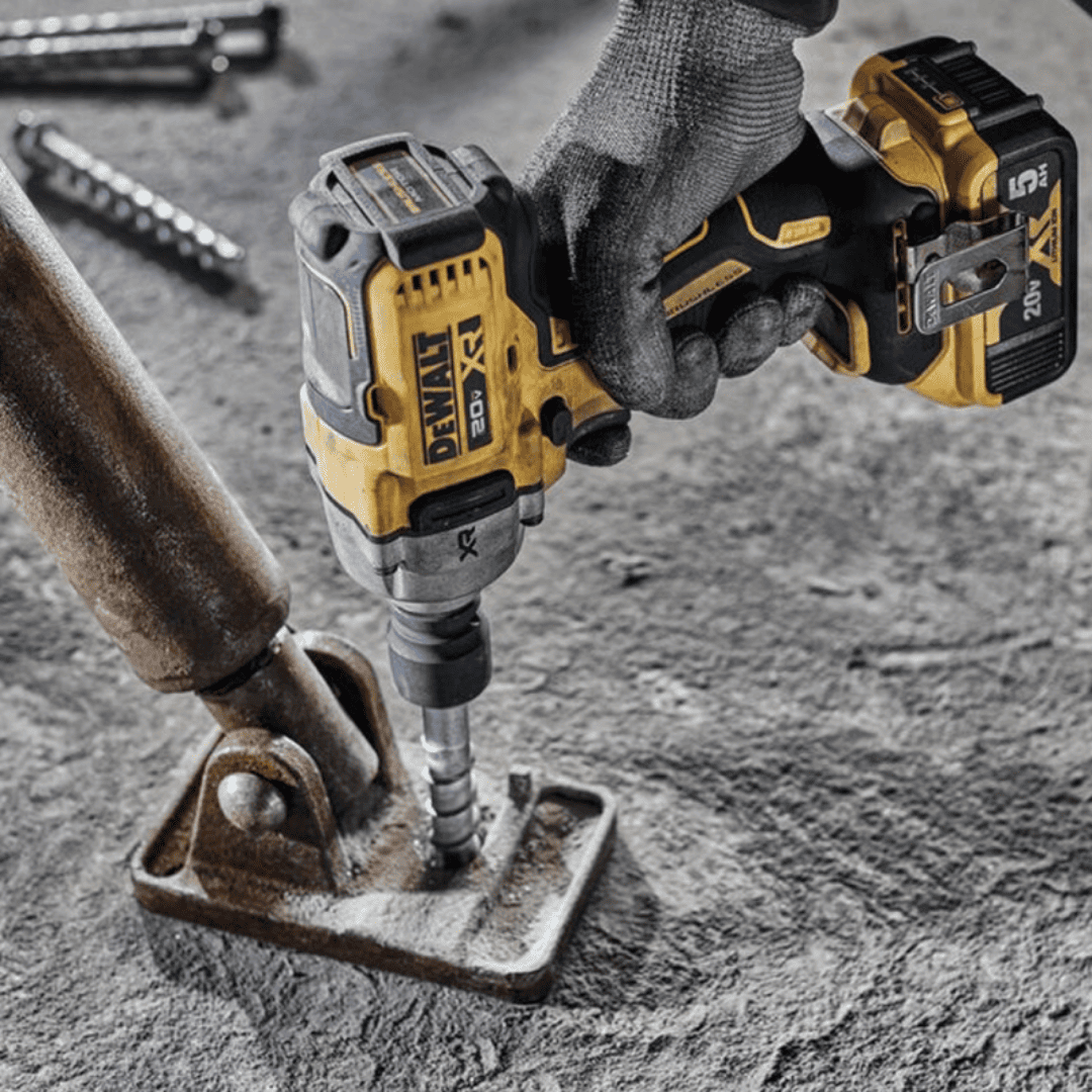 Llave de Impacto 1/2" 20V Brushless 812Nm Baretool Dewalt DCF891B – Potencia, Precisión y Control Total