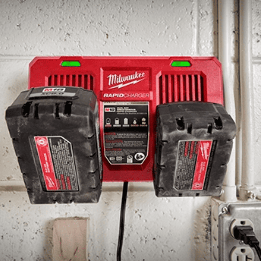 CARGADOR RÁPIDO MILWAUKEE 48-59-1802 - COD:101000