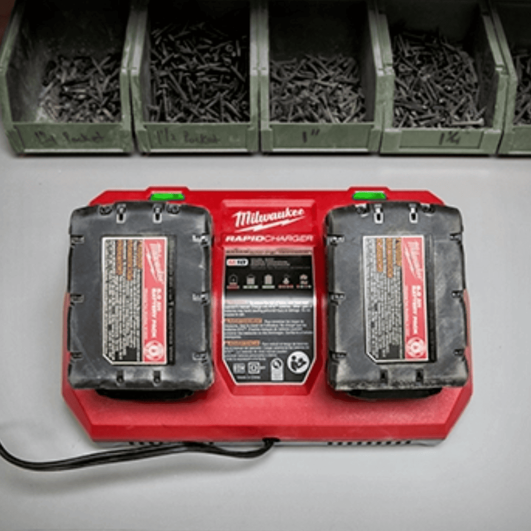 CARGADOR RÁPIDO MILWAUKEE 48-59-1802 - COD:101000